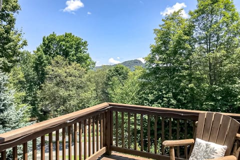 Rock Spring Retreat House in Sugar Mountain