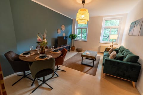 Living room, Food