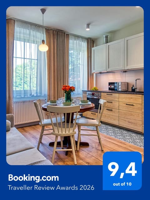 Kitchen or kitchenette, Living room, Seating area, Dining area, Certificate/Award, microwave