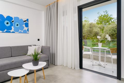 View (from property/room), Balcony/Terrace, Seating area