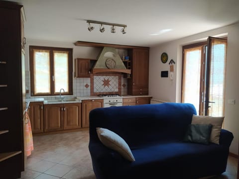 Kitchen or kitchenette, Living room, pet friendly, stove