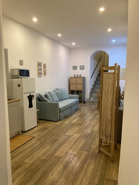 Living room, Photo of the whole room