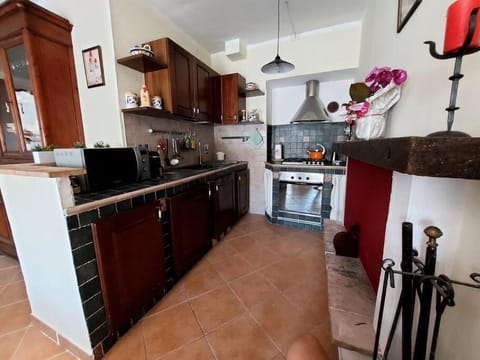 House of Leaves Apartment in Trevi