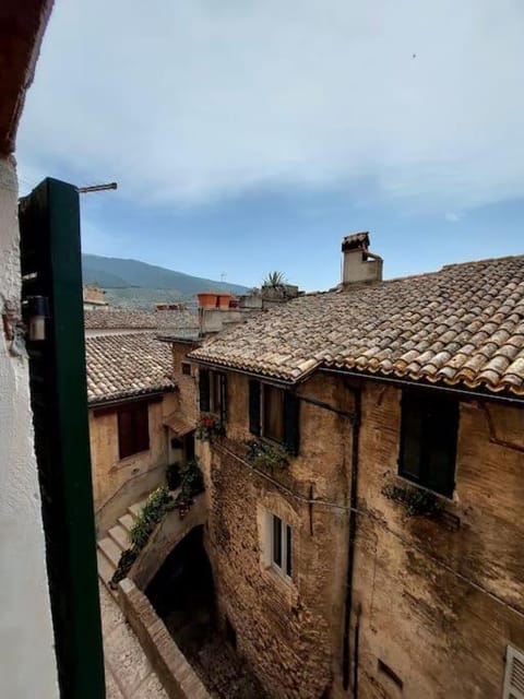 House of Leaves Apartment in Trevi