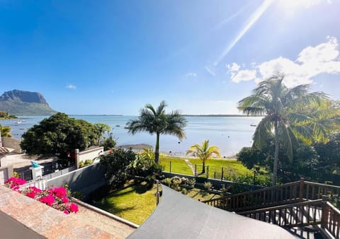 Mountain view, Sea view