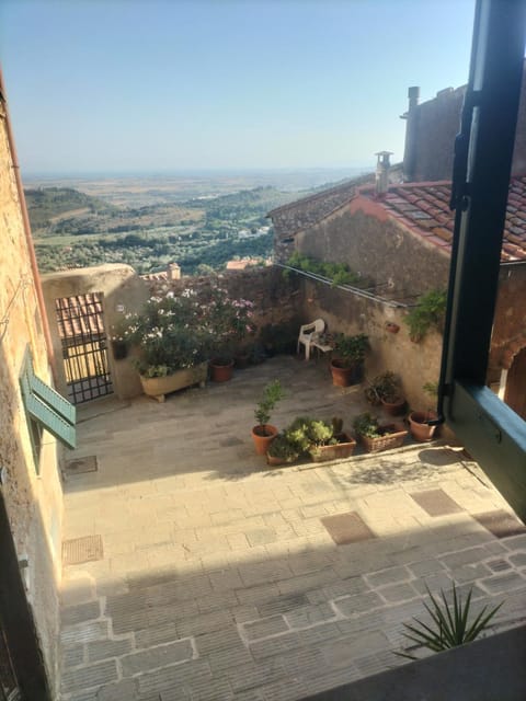 Al Tuffatore Etrusco House in Campiglia Marittima