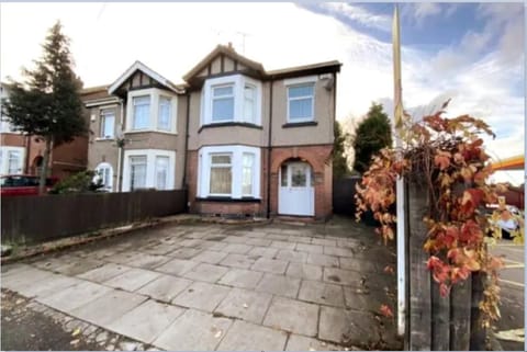 Property building, Day, Neighbourhood, Street view