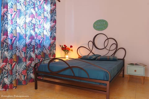 Bedroom, Garden view
