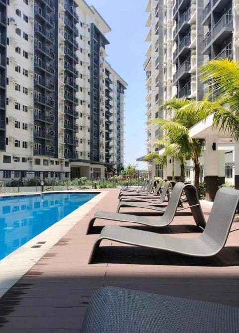 Property building, Swimming pool, sunbed
