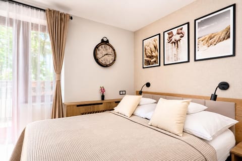 Bed, BBQ facilities, Bathroom, Balcony/Terrace, Photo of the whole room, Bedroom, Parking, hair dryier, heating, internet, microwave