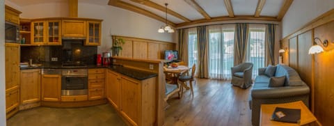 Kitchen or kitchenette, Living room, Dining area