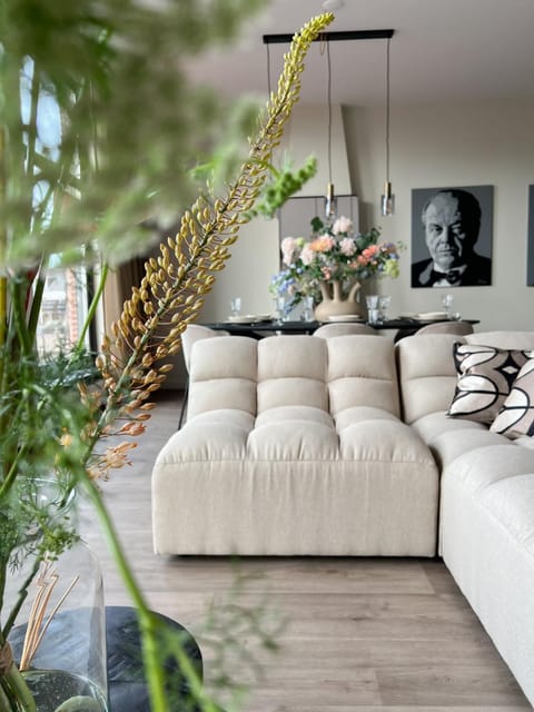 Living room, Seating area, City view, Lake view