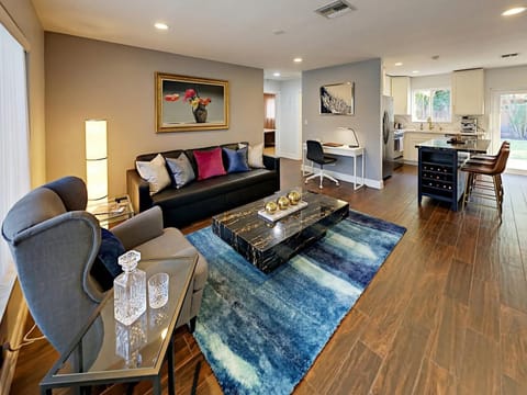 Hidden Gem Vacation Villa w Private Pool & TikiHut Villa in Fort Lauderdale