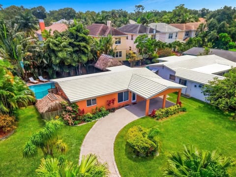 Hidden Gem Vacation Villa w Private Pool & TikiHut Villa in Fort Lauderdale
