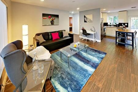 Hidden Gem Vacation Villa w Private Pool & TikiHut Villa in Fort Lauderdale