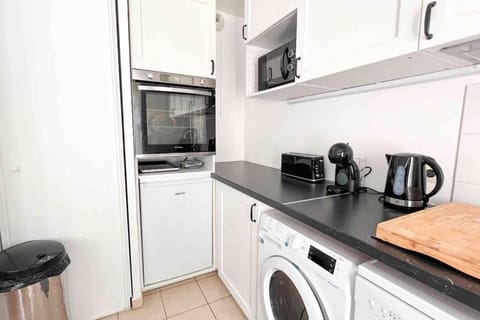 Appart Pleyel familiale, St Denis, Paris, CGD Apartment in Saint-Denis, France