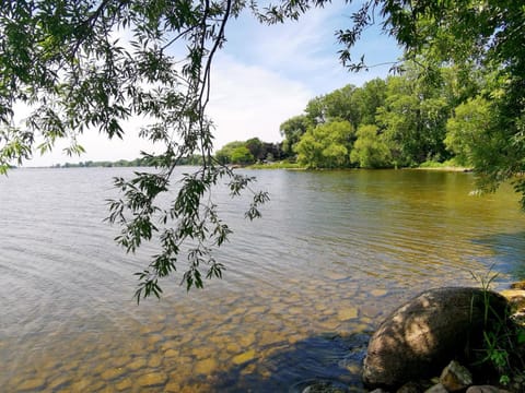 Nearby landmark, Natural landscape, Lake view