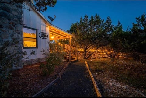 Modern Cabin with Hill Country Views Cabin in State of Coahuila