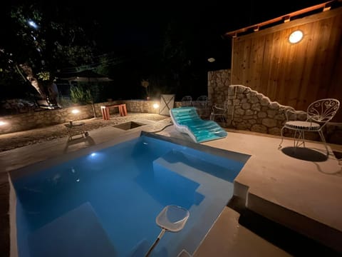 Property building, Pool view, Swimming pool, Swimming pool, Breakfast