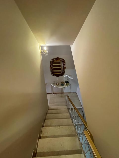 Prestige Suite Via Romagnoli Bed and Breakfast in Sirmione