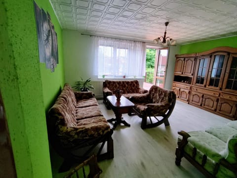 Communal lounge/ TV room, Living room, Seating area