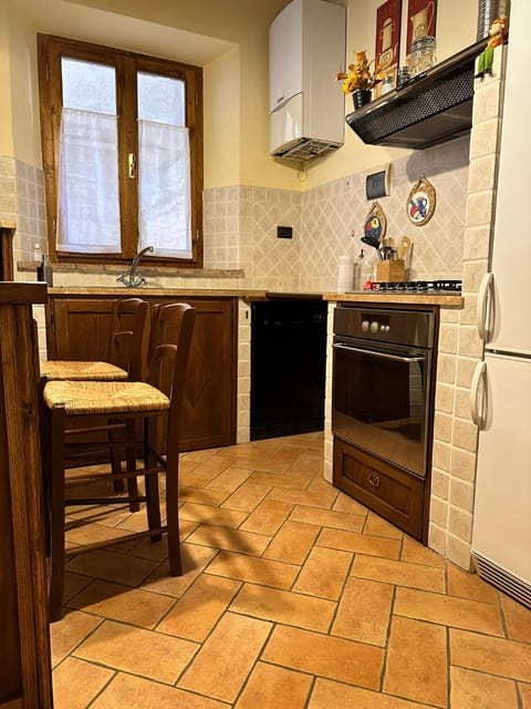 Kitchen or kitchenette, Dining area, dishwasher, pet friendly, stove