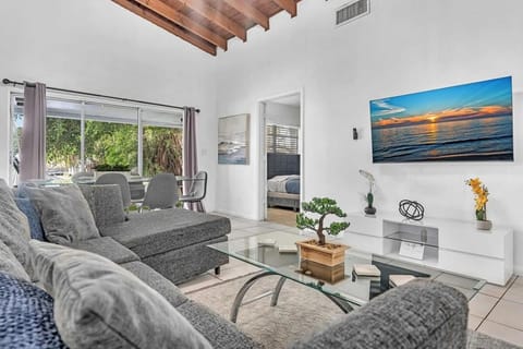 Lakeside 3 Bdrm Beach & Casino L2 House in Dania Beach