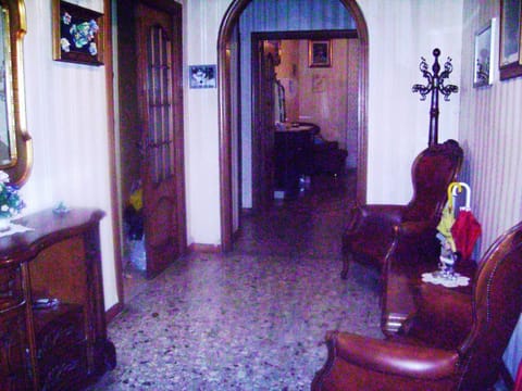 Photo of the whole room, Decorative detail, Decorative detail
