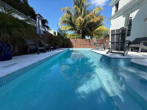 Swimming pool
