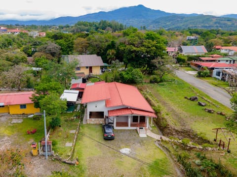 Property building, Neighbourhood, Natural landscape, Bird's eye view, Mountain view, Street view, Parking