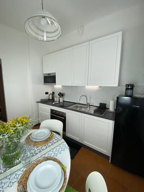 Kitchen or kitchenette, Dining area, dishwasher, minibar, pet friendly, stove