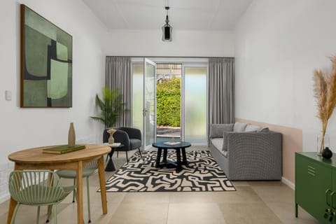 Decorative detail, Seating area, Dining area