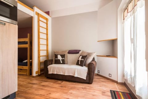 TV and multimedia, Kitchen or kitchenette, Living room, Photo of the whole room, Seating area, Bedroom