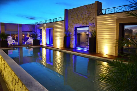 Swimming pool, Swimming pool