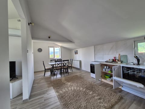 Peaceful 2BR Apt with Ultra-Fast WiFi Apartment in Podgorica