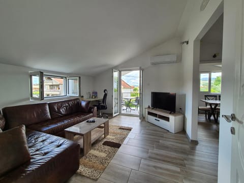 Peaceful 2BR Apt with Ultra-Fast WiFi Apartment in Podgorica