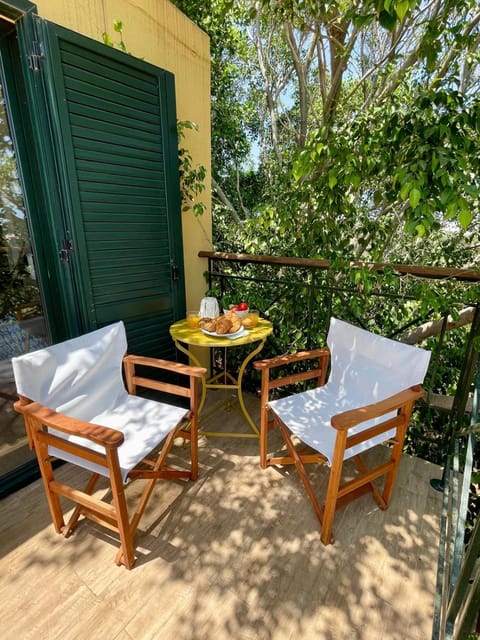 View (from property/room), Balcony/Terrace, Dining area