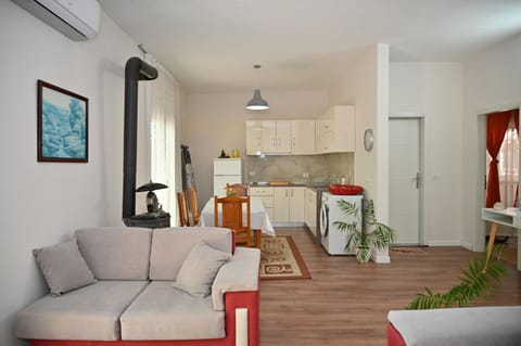 Kitchen or kitchenette, Living room, Dining area, washing machine, kitchen