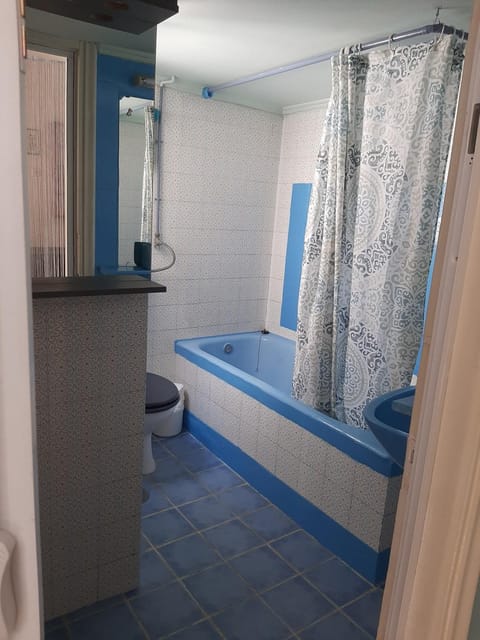 Retro comfy home near Monastiraki Apartment in Athens