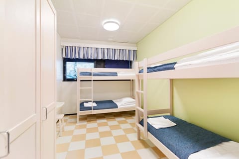 bunk bed