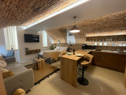 TV and multimedia, Kitchen or kitchenette, Living room, Seating area