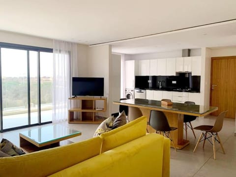 TV and multimedia, Living room, Dining area, Evening entertainment
