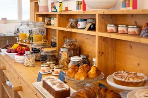 Breakfast, Buffet breakfast