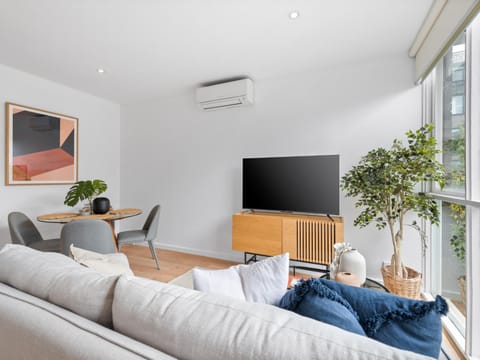 Communal lounge/ TV room, TV and multimedia