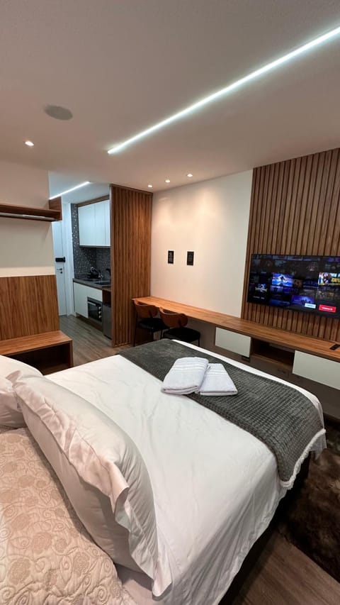 Bed, TV and multimedia, Photo of the whole room