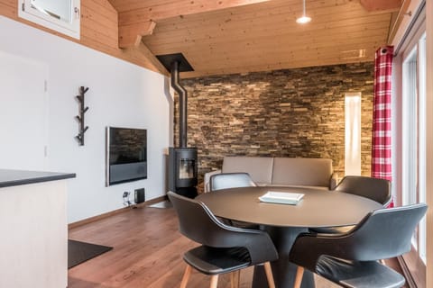 TV and multimedia, Living room, Dining area