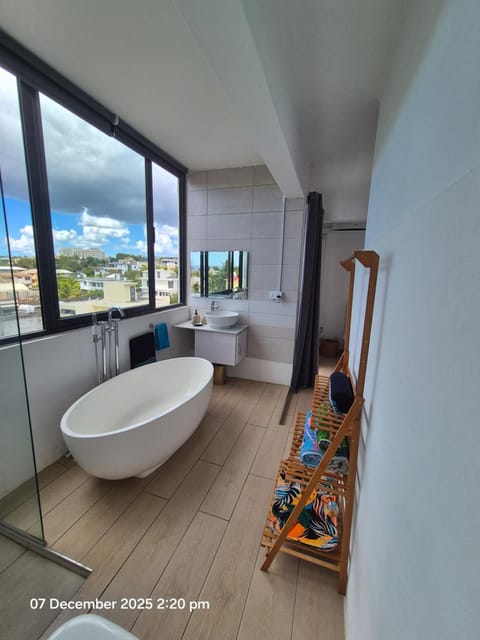 Bathroom, Bath