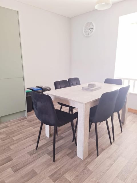 3 Bedroom Townhouse on NC500, Wick, Highland Apartment in Wick