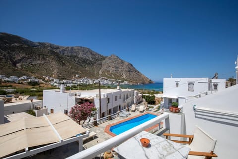 Pool view, Pool view