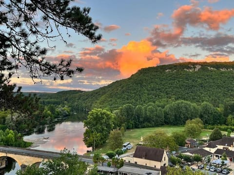 Nearby landmark, Natural landscape, River view, Sunrise